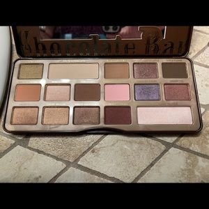 Eye shadow pallet